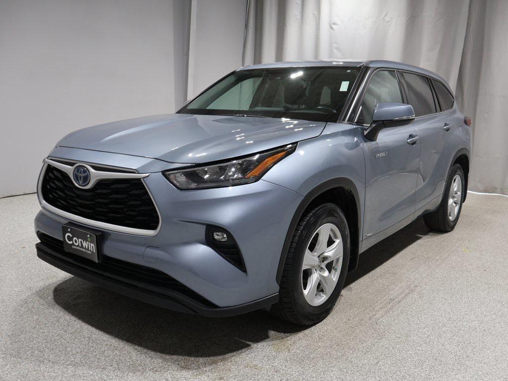 used 2020 Toyota Highlander Hybrid car, priced at $26,343