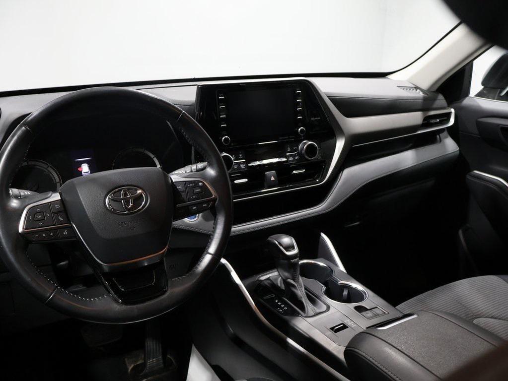 used 2020 Toyota Highlander Hybrid car, priced at $26,343