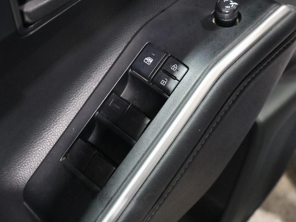 used 2020 Toyota Highlander Hybrid car, priced at $26,343