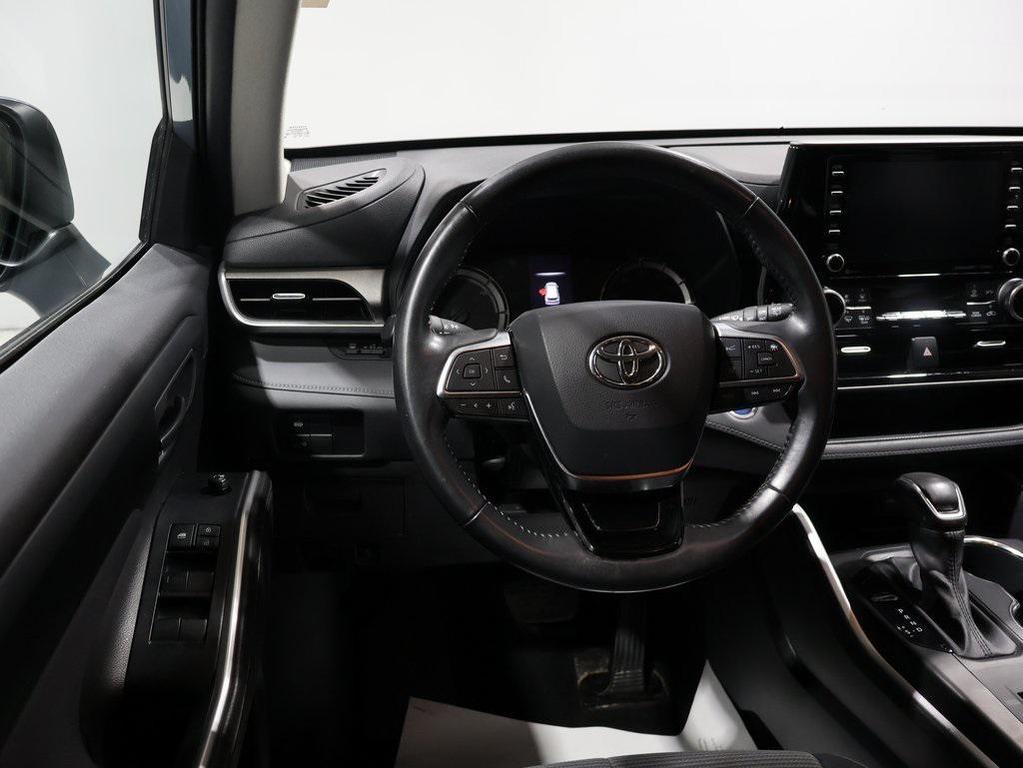 used 2020 Toyota Highlander Hybrid car, priced at $26,343