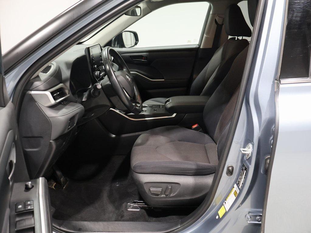 used 2020 Toyota Highlander Hybrid car, priced at $26,343