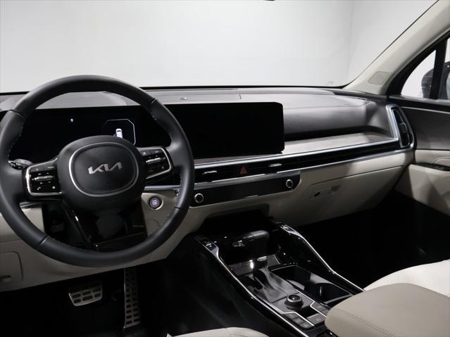 used 2024 Kia Sorento car, priced at $37,856