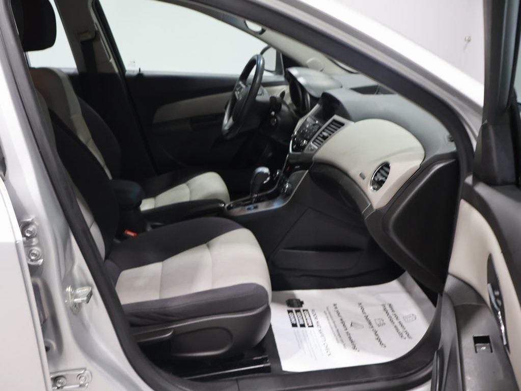 used 2014 Chevrolet Cruze car, priced at $7,500