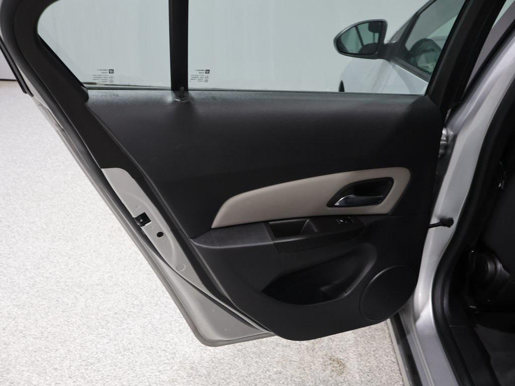 used 2014 Chevrolet Cruze car, priced at $7,500