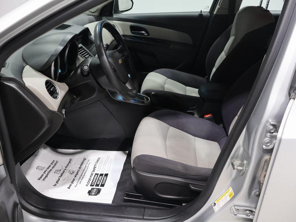 used 2014 Chevrolet Cruze car, priced at $7,500