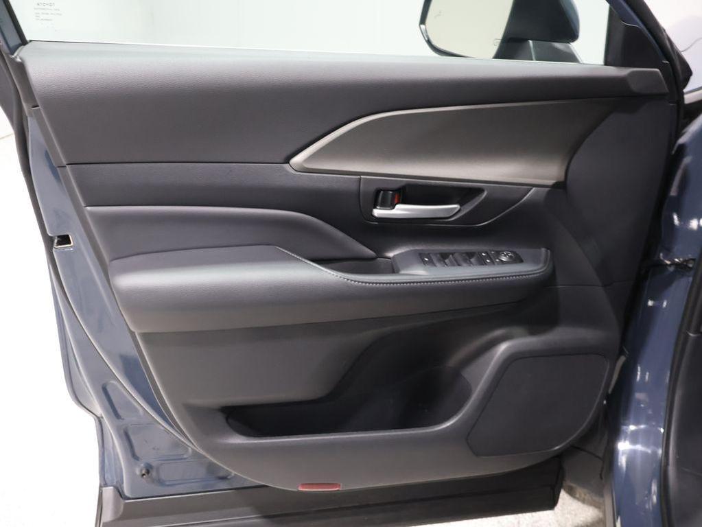 used 2025 Toyota Grand Highlander car, priced at $43,500