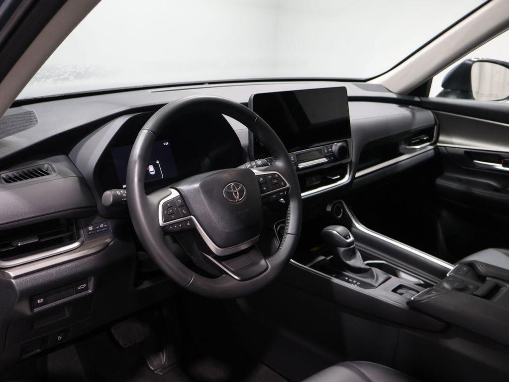 used 2025 Toyota Grand Highlander car, priced at $43,500