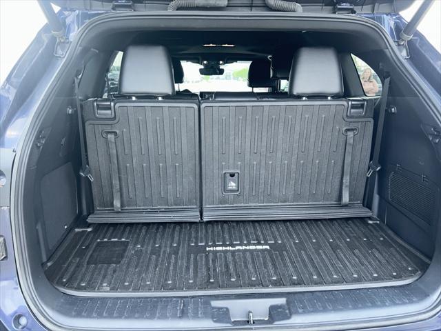 used 2021 Toyota Highlander car, priced at $35,985