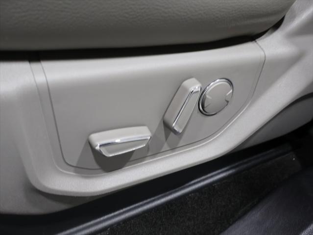 used 2018 Ford F-150 car, priced at $24,916
