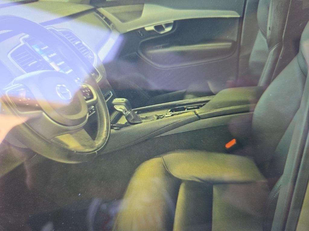 used 2022 Volvo XC90 car, priced at $35,911