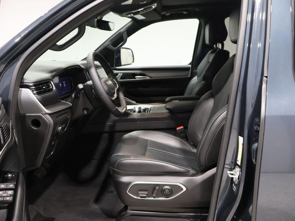 used 2025 Jeep Wagoneer car, priced at $54,900