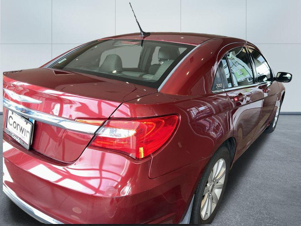 used 2011 Chrysler 200 car