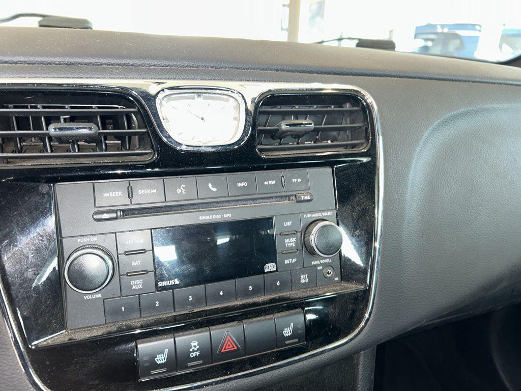 used 2011 Chrysler 200 car