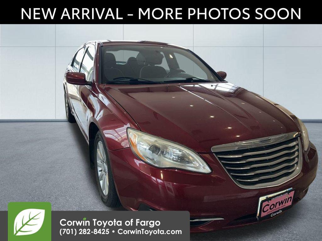 used 2011 Chrysler 200 car