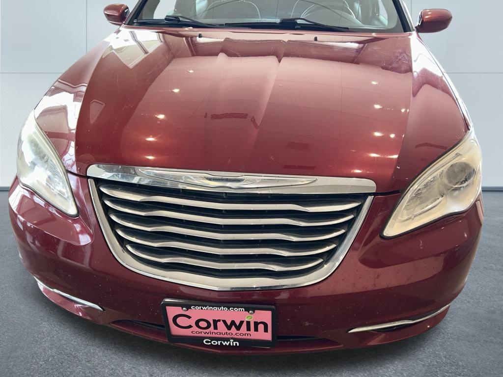 used 2011 Chrysler 200 car