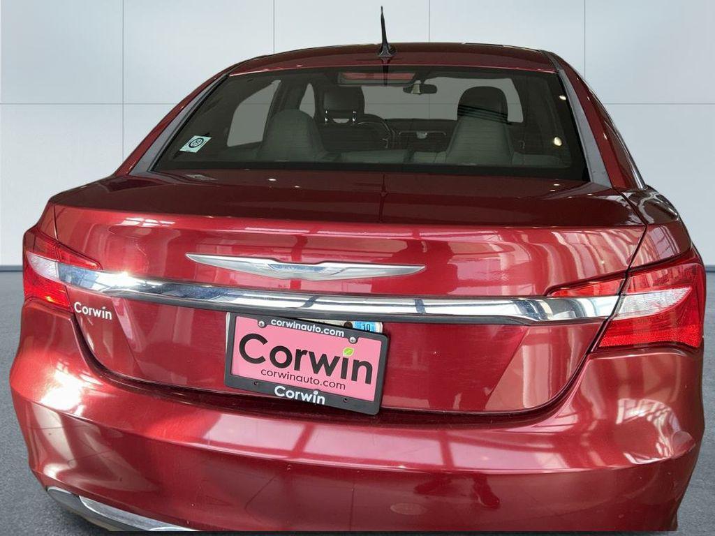 used 2011 Chrysler 200 car
