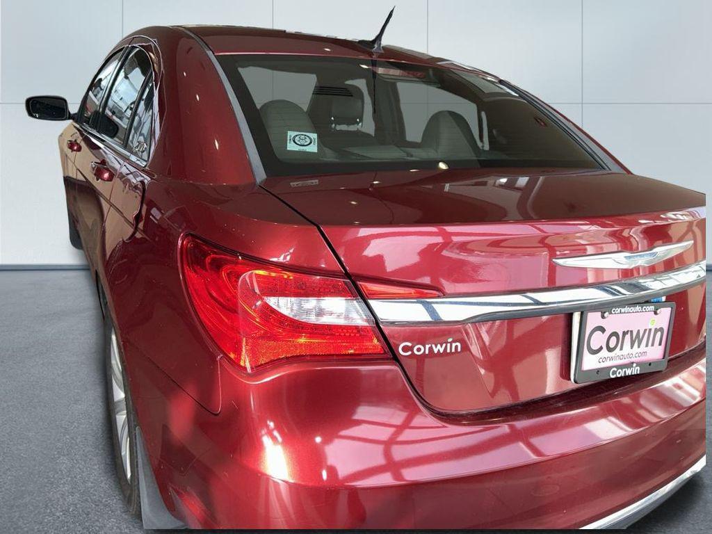 used 2011 Chrysler 200 car