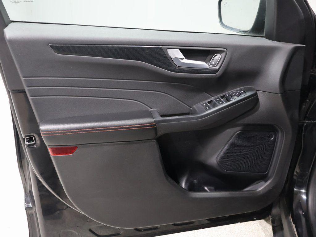 used 2023 Ford Escape car, priced at $21,609