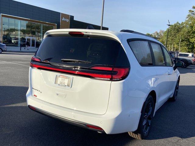 new 2023 Chrysler Pacifica car, priced at $49,389