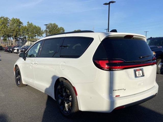 new 2023 Chrysler Pacifica car, priced at $49,389