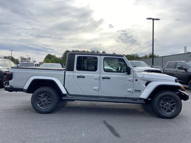 new 2024 Jeep Gladiator car, priced at $54,180