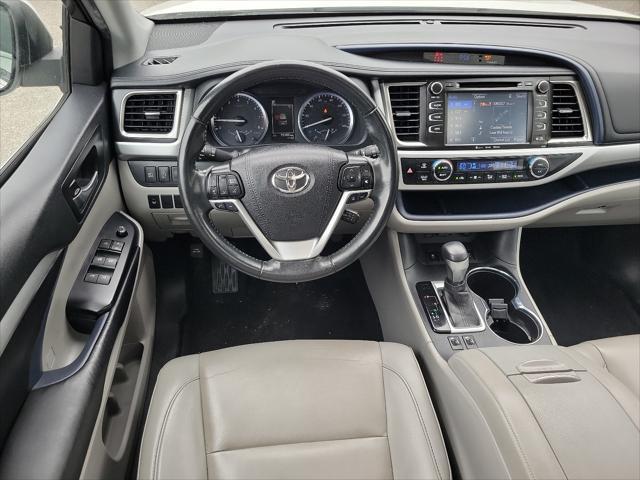 used 2019 Toyota Highlander car, priced at $28,999