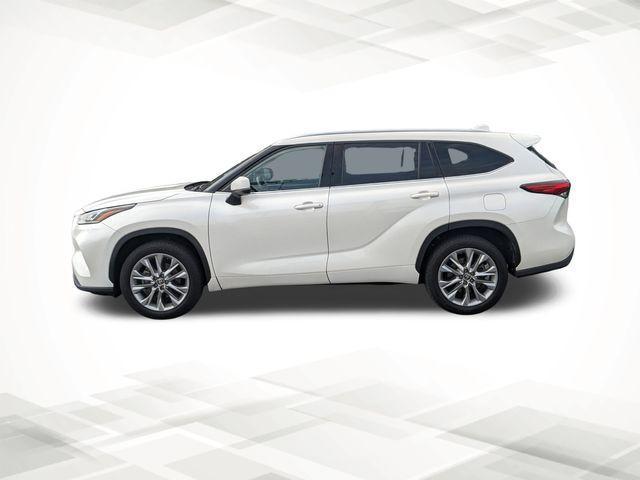 used 2021 Toyota Highlander car, priced at $33,713