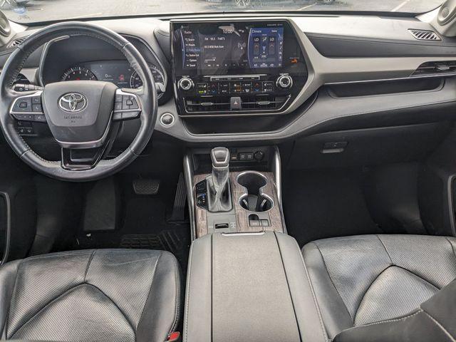 used 2021 Toyota Highlander car, priced at $33,713