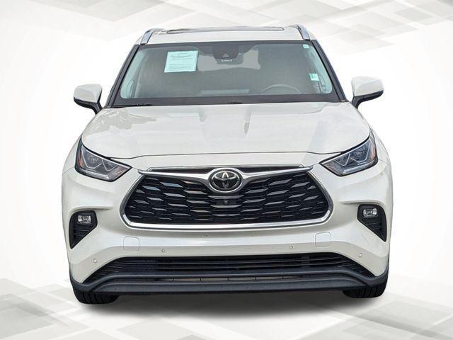used 2021 Toyota Highlander car, priced at $33,713
