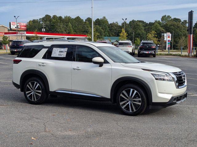 new 2024 Nissan Pathfinder car, priced at $45,666