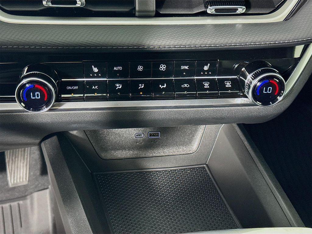 new 2026 Chevrolet Equinox car, priced at $35,355