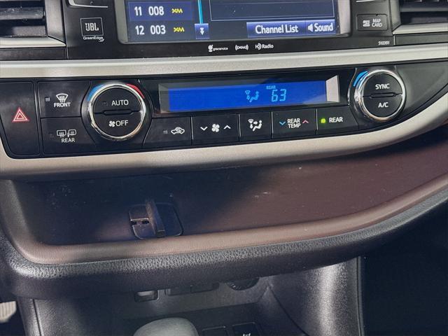 used 2019 Toyota Highlander car, priced at $31,997