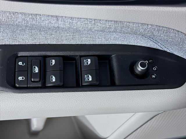 used 2022 Jeep Compass car, priced at $22,222