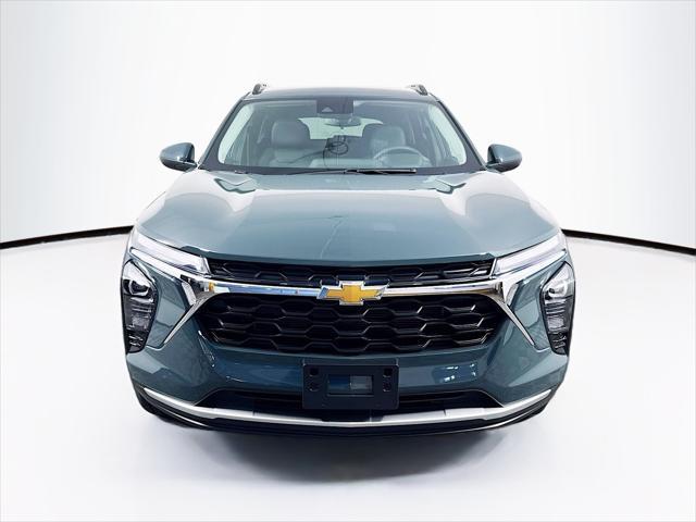 new 2025 Chevrolet Trax car, priced at $25,385