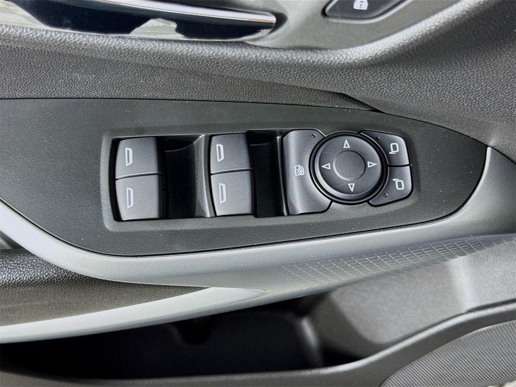 new 2025 Chevrolet Trax car, priced at $24,725