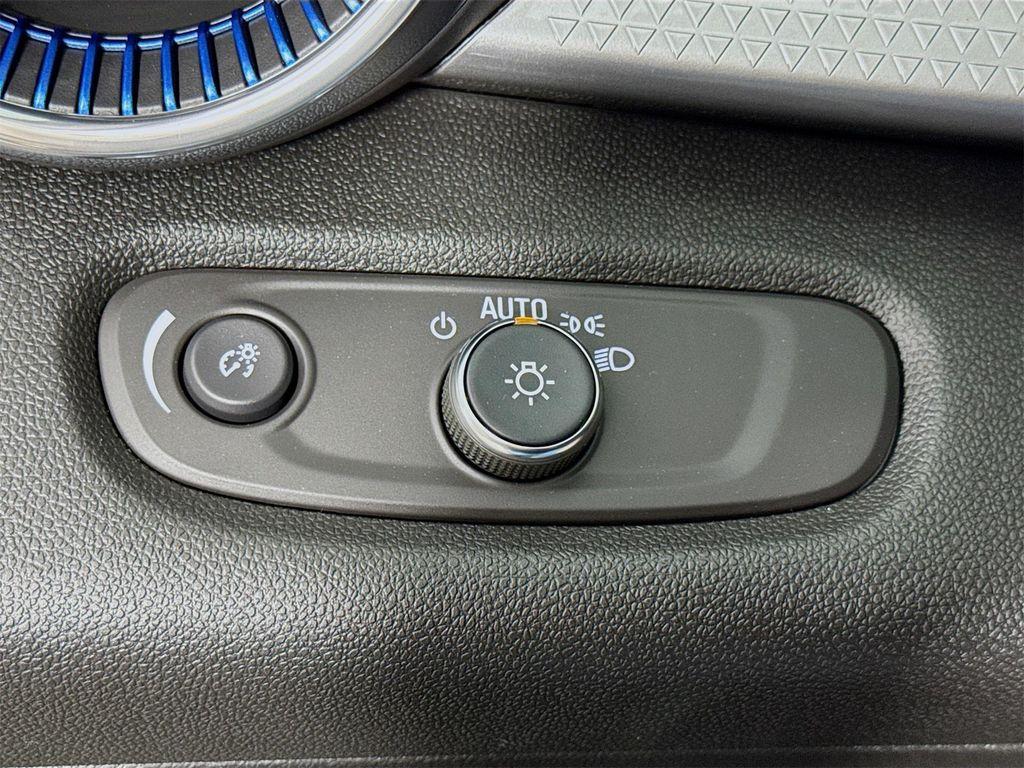 new 2025 Chevrolet Trax car, priced at $25,920