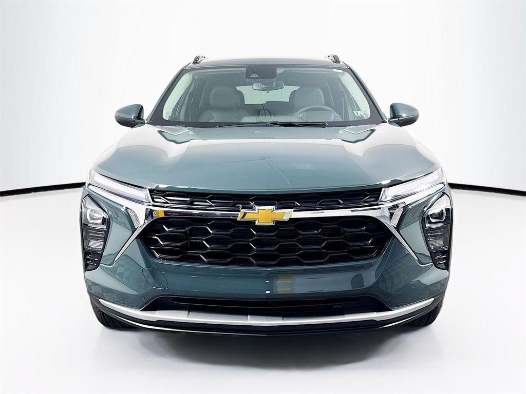 new 2025 Chevrolet Trax car, priced at $25,920