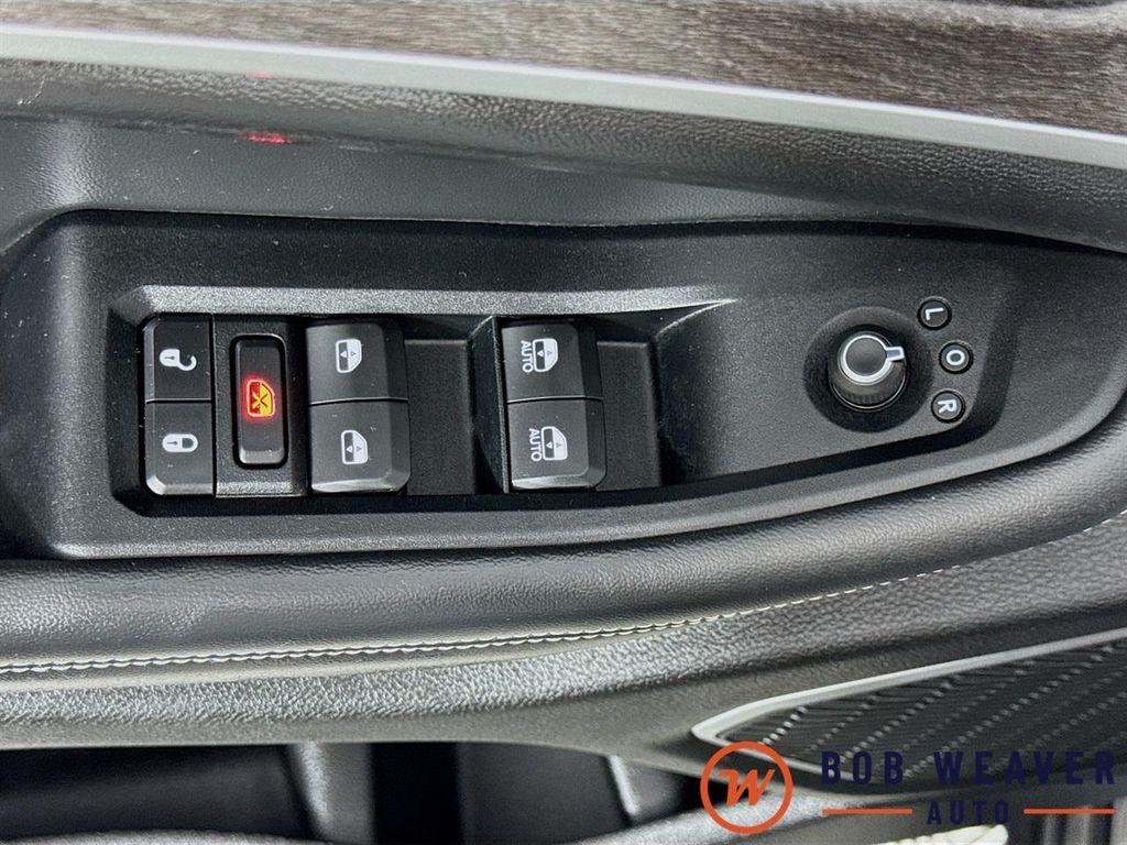 used 2022 Jeep Grand Cherokee car, priced at $31,196