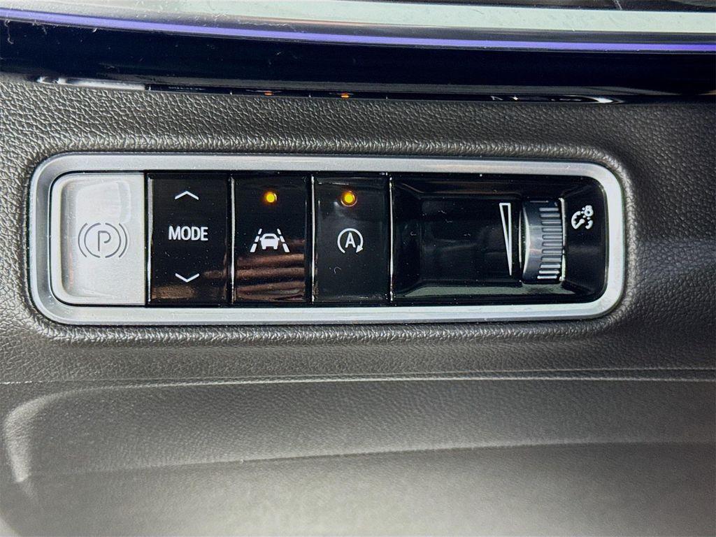 used 2025 Buick Envision car, priced at $34,979