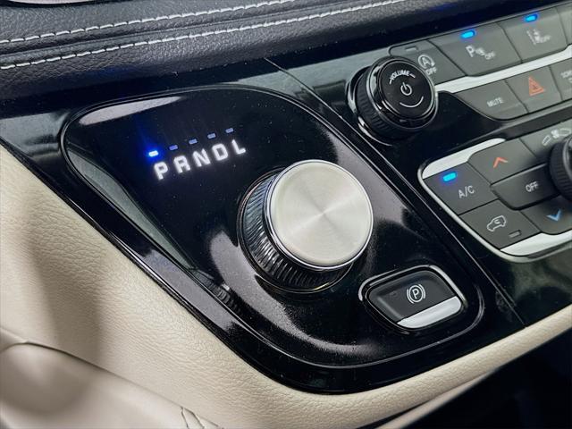 used 2023 Chrysler Pacifica car, priced at $31,121