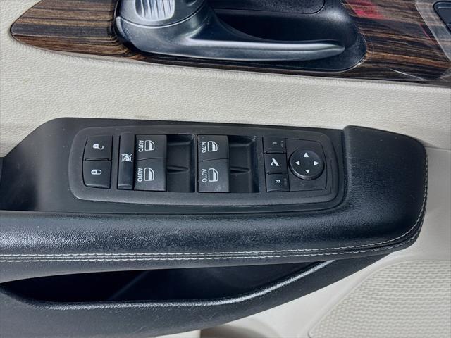 used 2023 Chrysler Pacifica car, priced at $31,121