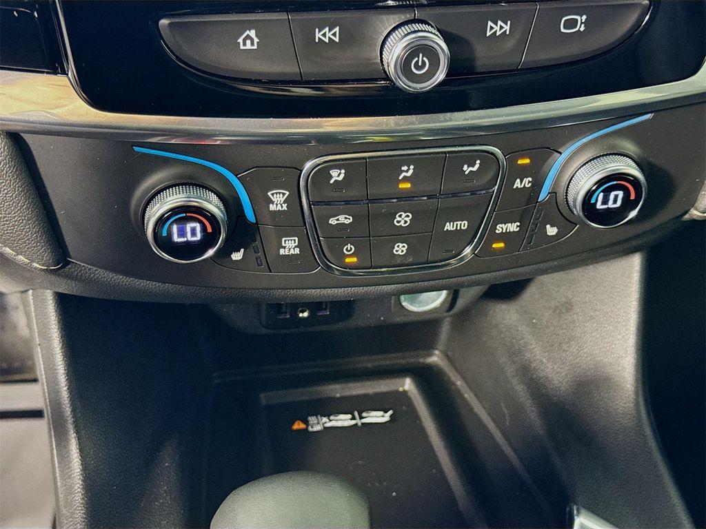 used 2023 Chevrolet Traverse car, priced at $30,333