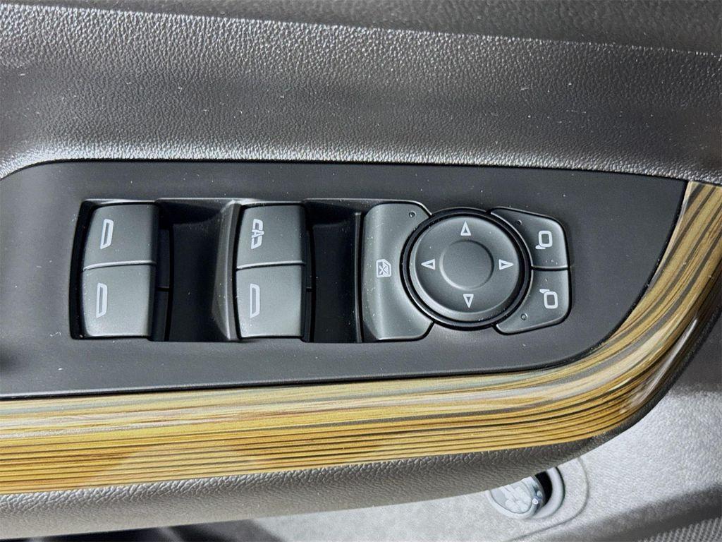 used 2023 GMC Acadia car, priced at $28,638