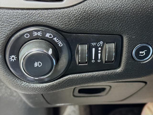 used 2019 Jeep Cherokee car, priced at $20,311