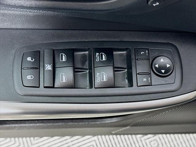 used 2019 Jeep Cherokee car, priced at $20,311