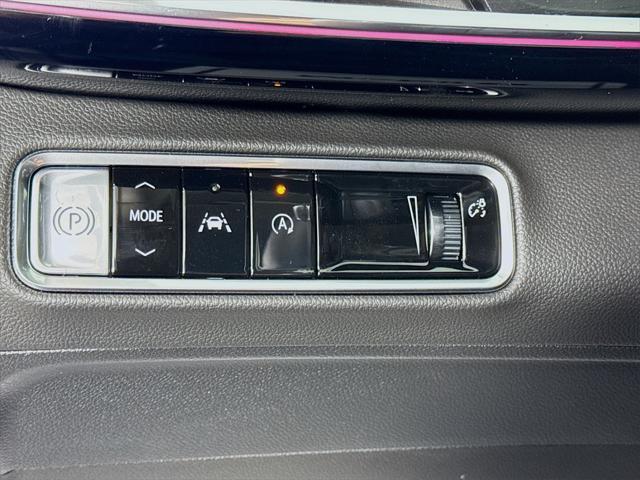 used 2025 Buick Envision car, priced at $48,067