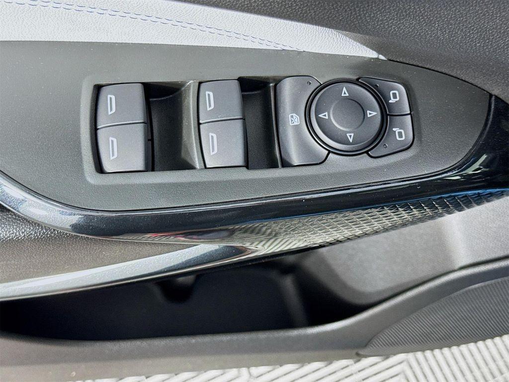 new 2025 Chevrolet Trax car, priced at $27,080