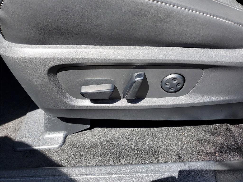 used 2025 INFINITI QX60 car, priced at $48,000