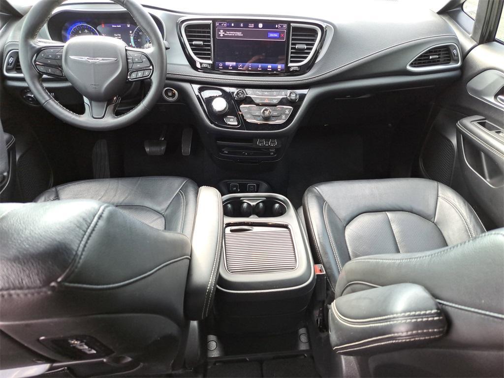 used 2021 Chrysler Pacifica car, priced at $28,200