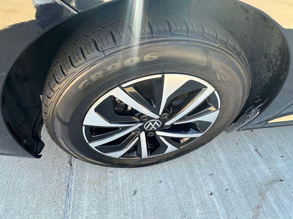 used 2024 Volkswagen Jetta car, priced at $15,995